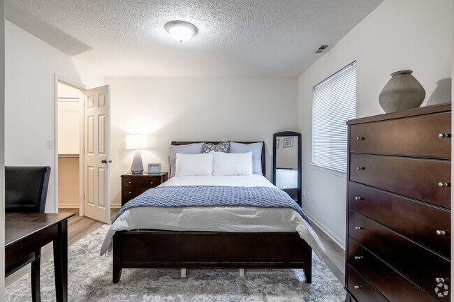 2BD, 2BA - 1,025SF - Primary Bedroom - Cascade Ridge Apartments