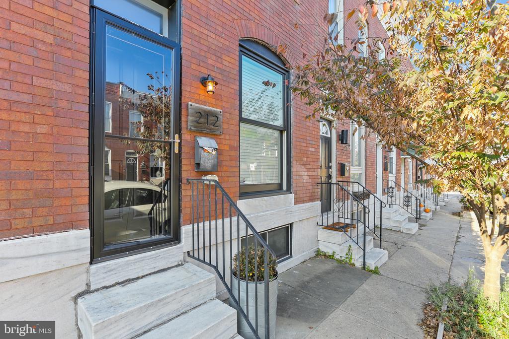 Foto principal - 212 S Robinson St