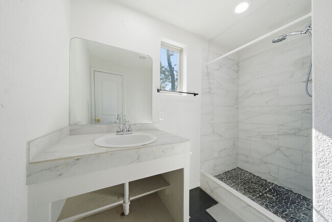 Foto del edificio - 1041 Dolly Wright St