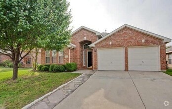 Building Photo - 2916 Dover Dr