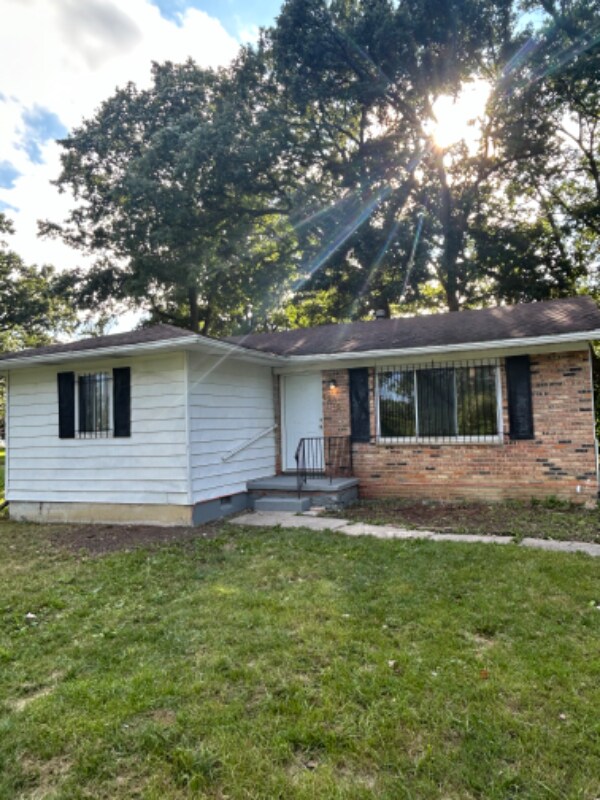 Primary Photo - 5805 Cloverlawn Dr