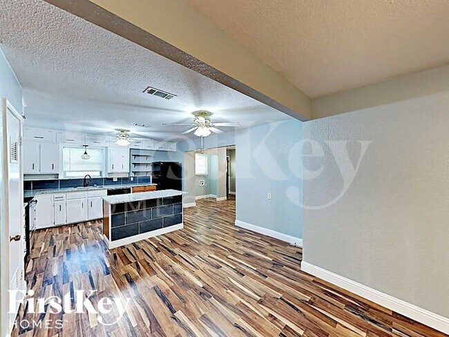 Foto del edificio - 205 SW Moody St