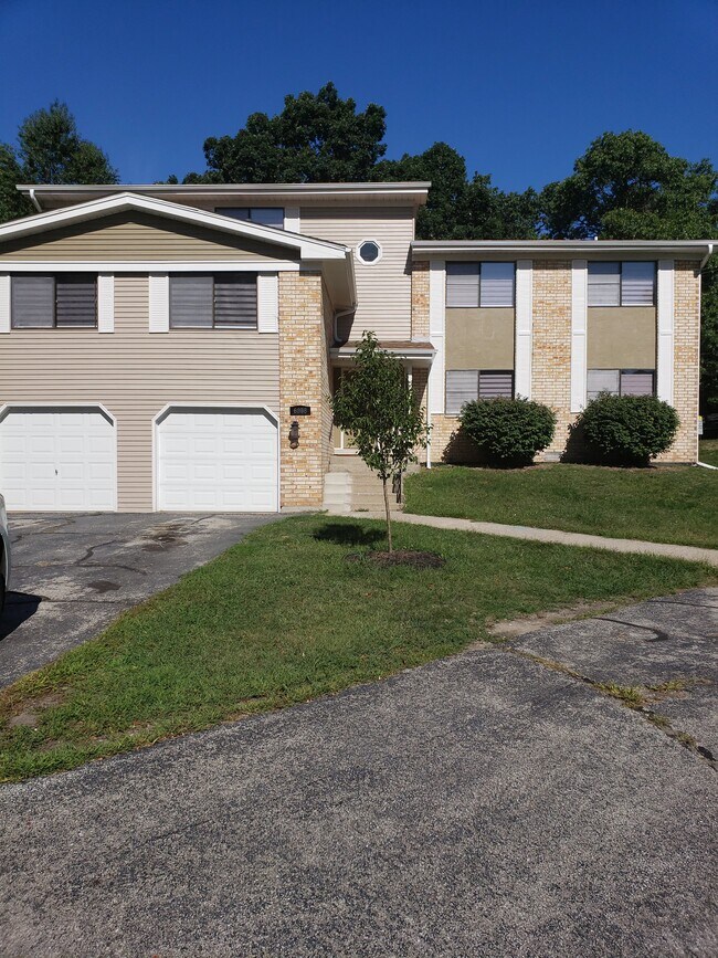 Foto del edificio - 6218 Kathryn Ct