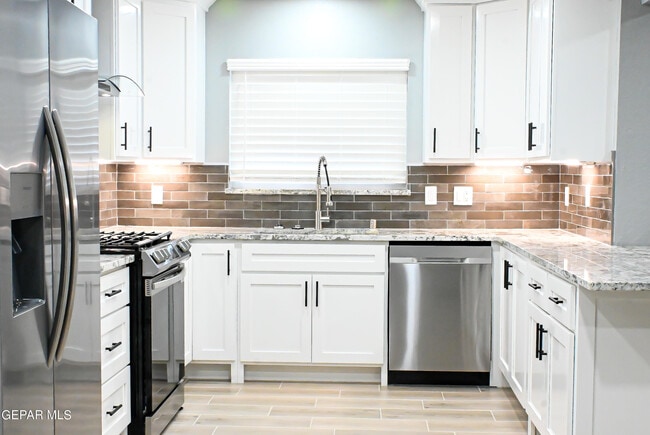 Building Photo - 3405 Hixson Street