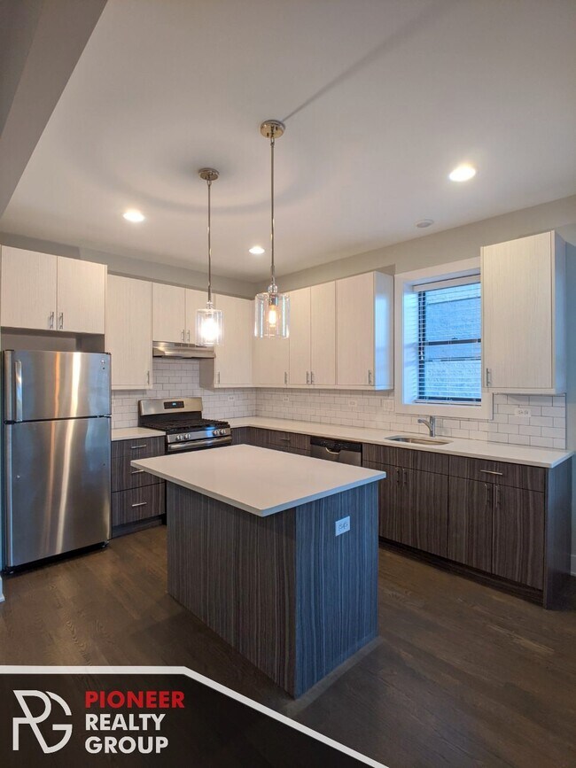 Foto del edificio - 2622 N Rockwell St