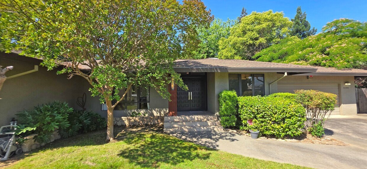 Primary Photo - 4200 Burrell Way