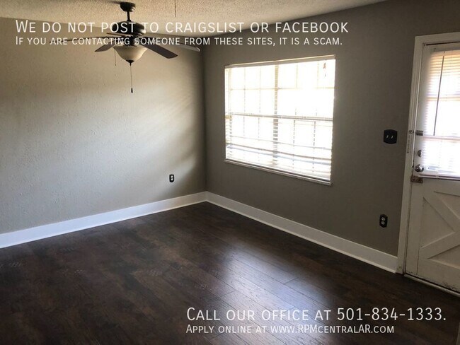 Building Photo - 802 Desota Pl