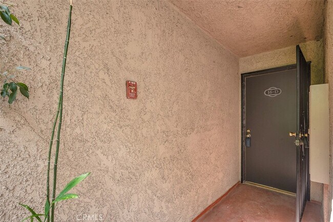 Foto del edificio - 7890 E Spring St
