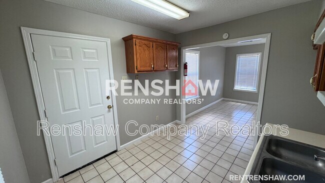 Building Photo - 4922 Buford Ave