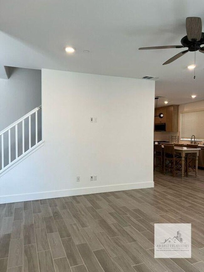 Foto del edificio - Beautiful Newer 3 Bedrooms 2.5 Baths Home with SOLAR!!!