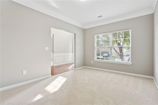 Building Photo - 825 Rockbass Rd