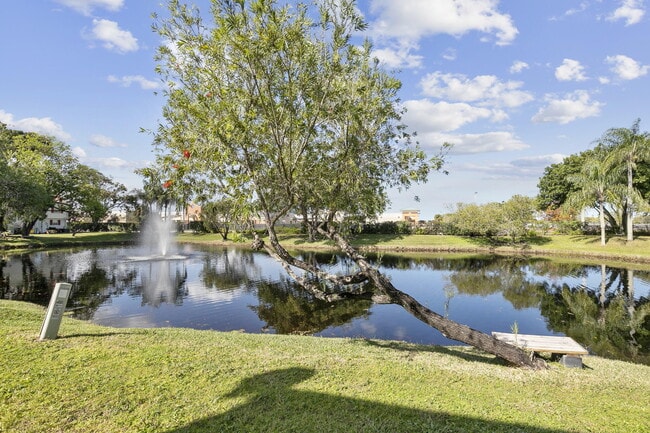 Building Photo - 209 Old English Dr