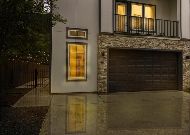 Foto del edificio - 8409 Hempstead Rd