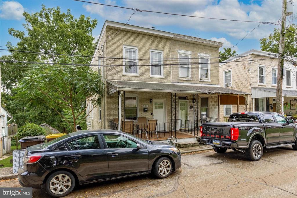 Primary Photo - 663 Columbus St