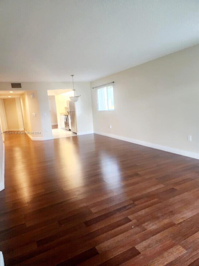 Foto del edificio - 1600 SW 127th Way