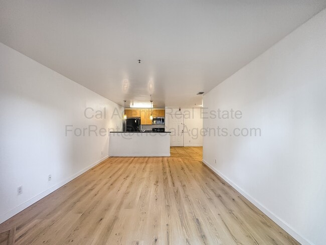 Foto del edificio - 6400 Christie Ave