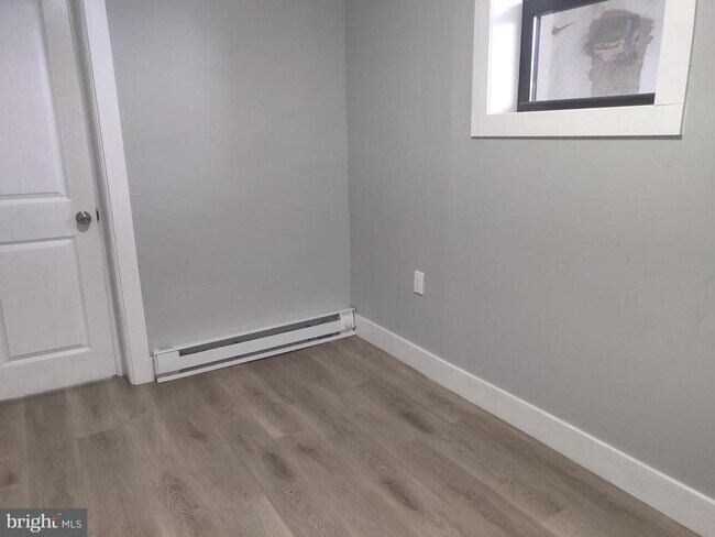 Foto del edificio - 4951 W Thompson St