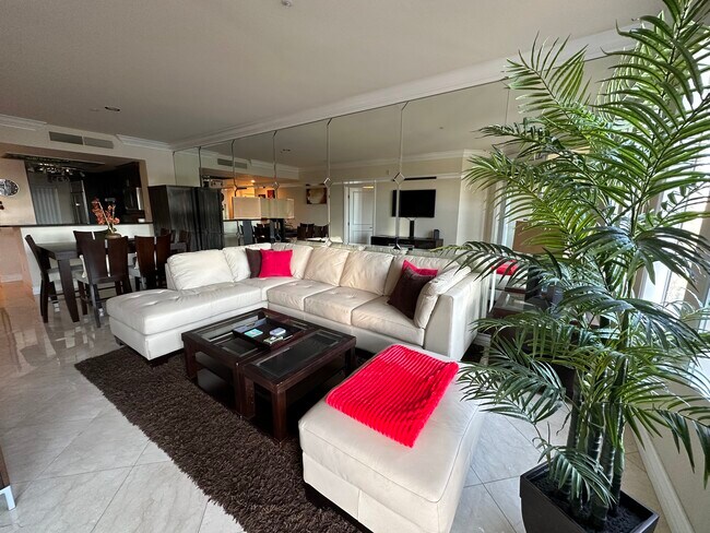 Gorgeous, clean & cozy living room with tv, internet, & cable - 230 E Flamingo Rd