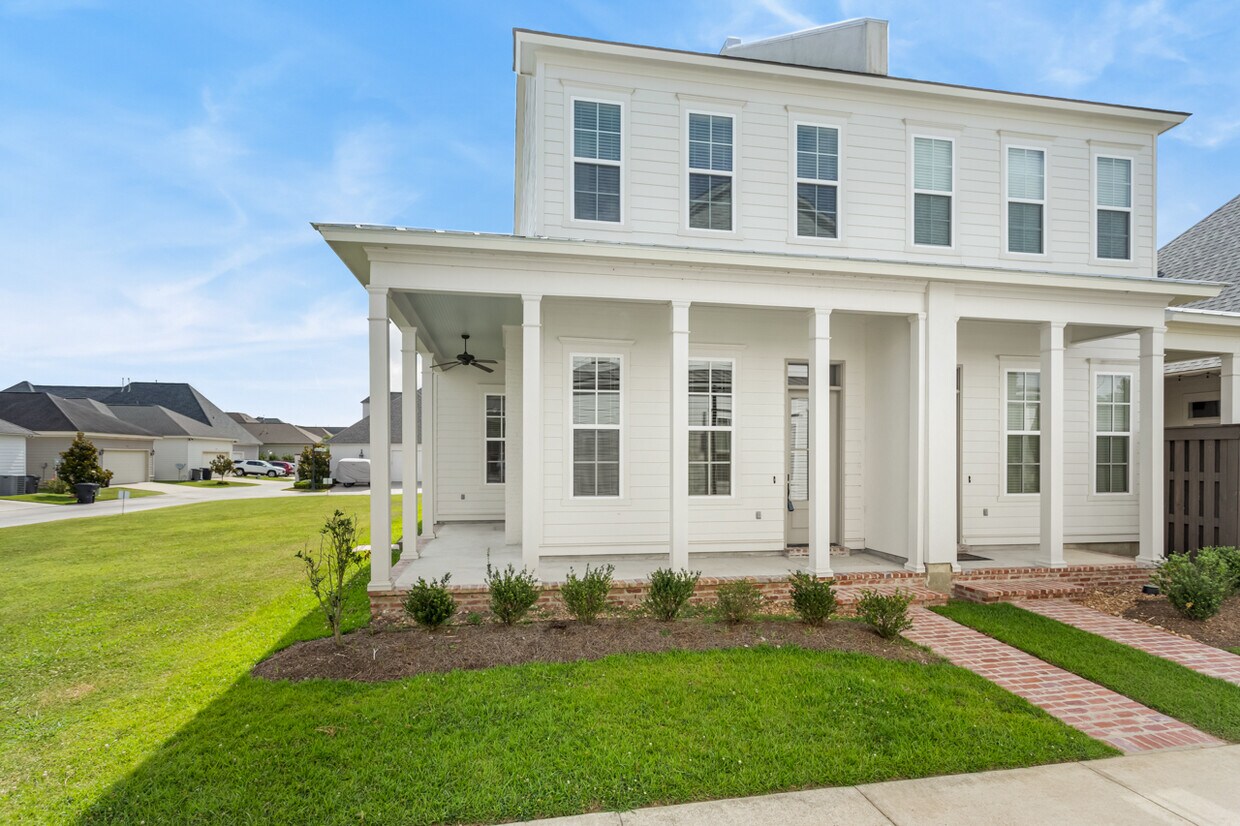 Foto principal - 10758 Moss Grove Ln