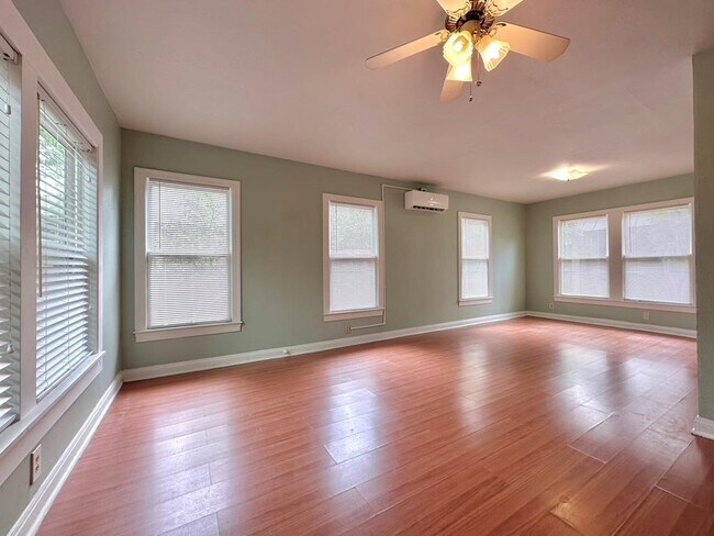 Foto del edificio - 914 E 39th St
