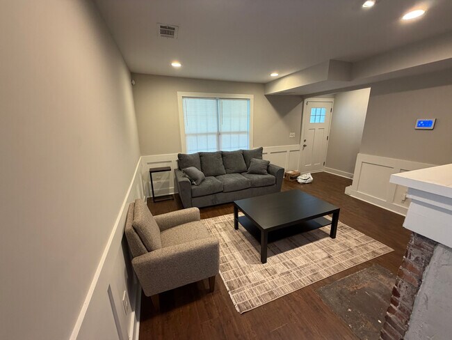 Foto del edificio - Room in Single Family Home on Parsons St SW