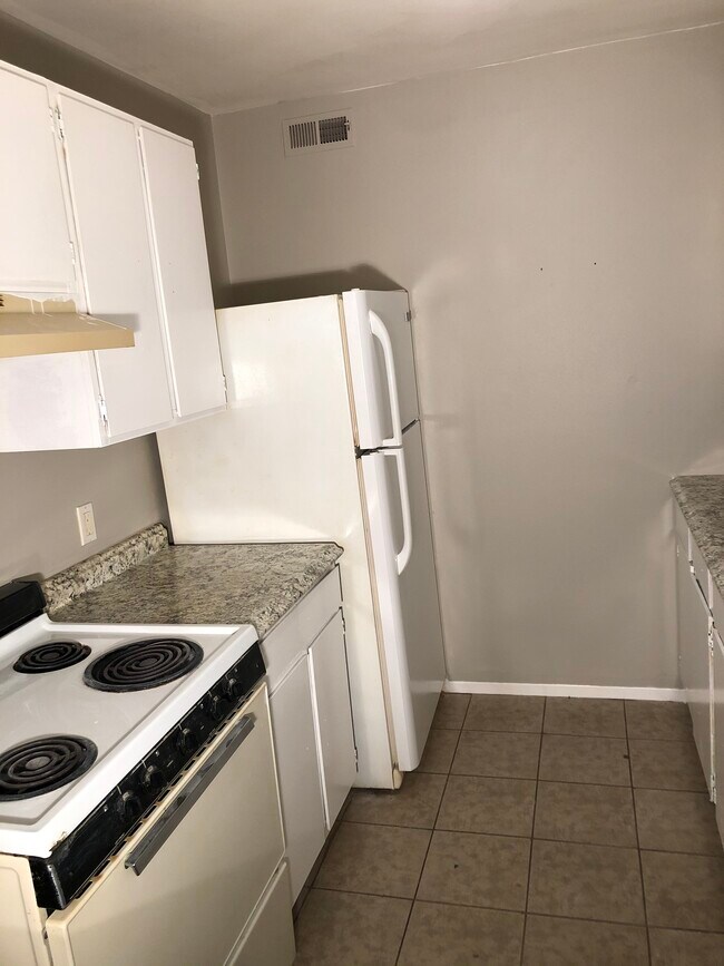 Foto del edificio - 8739 Green Willow Dr