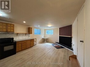 Building Photo - 21 Squires Ave