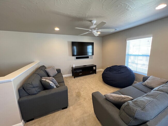 Foto del edificio - 1911 E Fiesta Ln