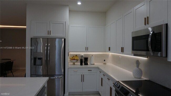 Foto del edificio - 3 br, 2.5 bath House - 18521 SW 1st St # 1...