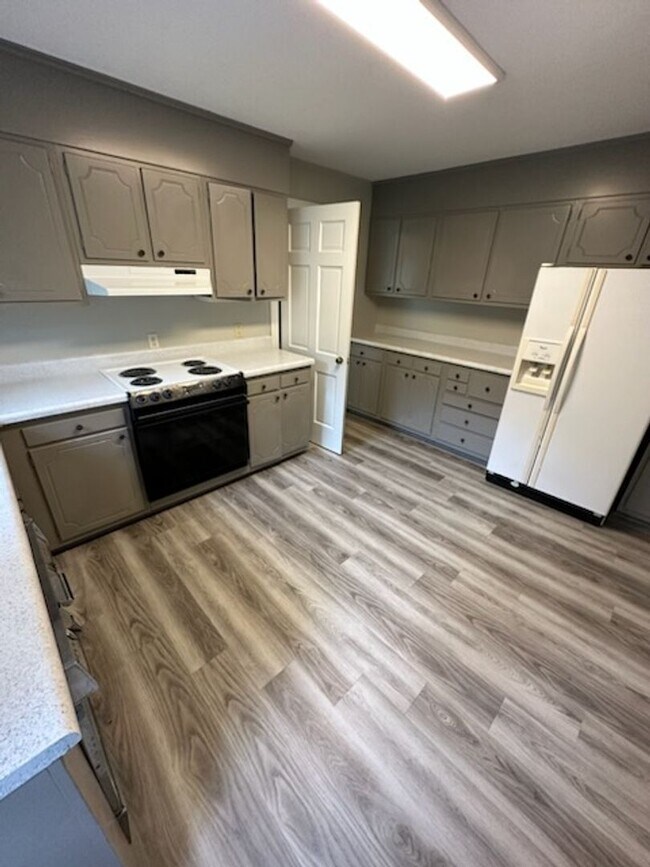 Photo - 2670 Grosvenor Pl Townhome