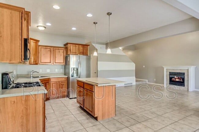 Building Photo - 822 Spring Pond Dr