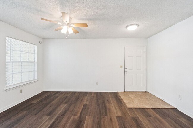 Foto del edificio - 1039 S Hiawassee Rd