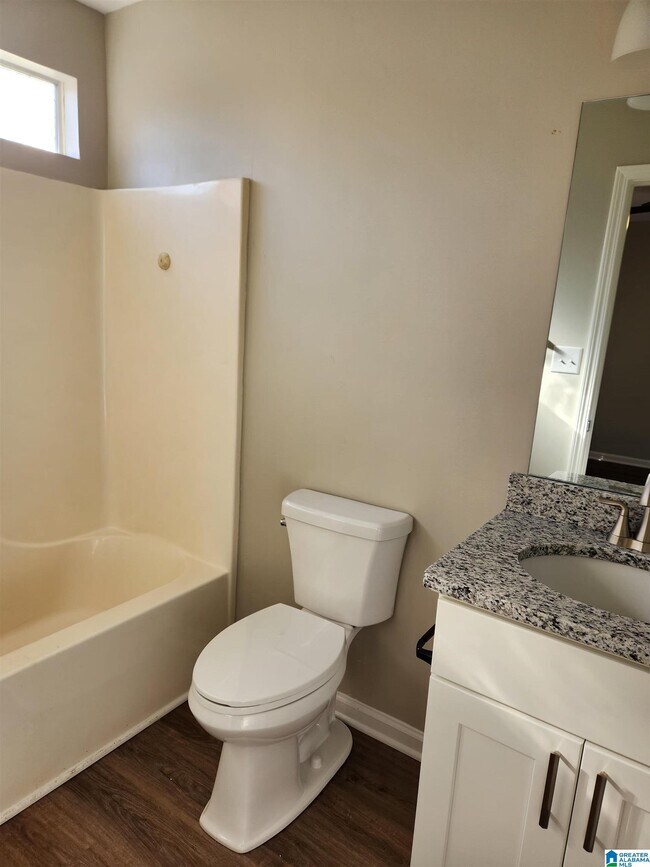 Foto del edificio - 140 Rocky Ridge Dr