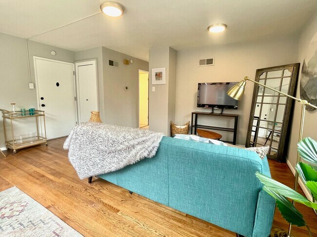 Foto del edificio - 5443 Chippewa St