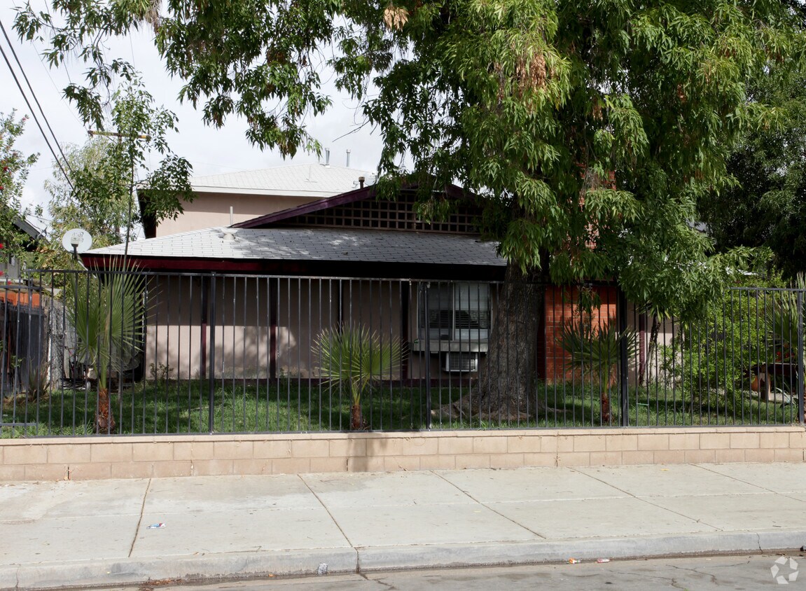 Foto del edificio - 22800 Adrienne Ave