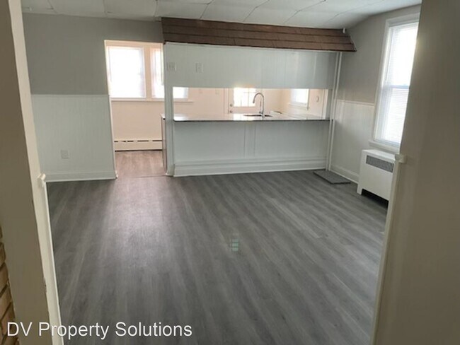 Building Photo - 3 br, 1 bath House - 4106 W 5th St