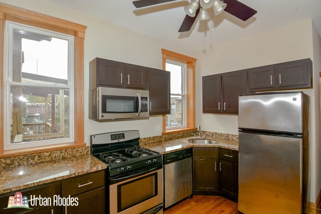Foto principal - 1148 W Waveland Ave