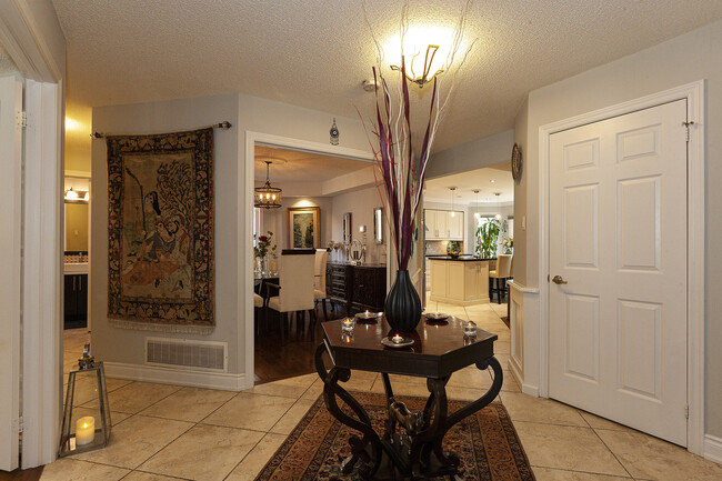 Building Photo - 2074 Brays Ln
