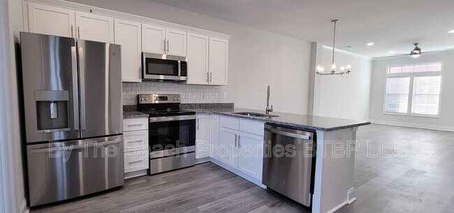 Foto del edificio - 812 Moen Pl