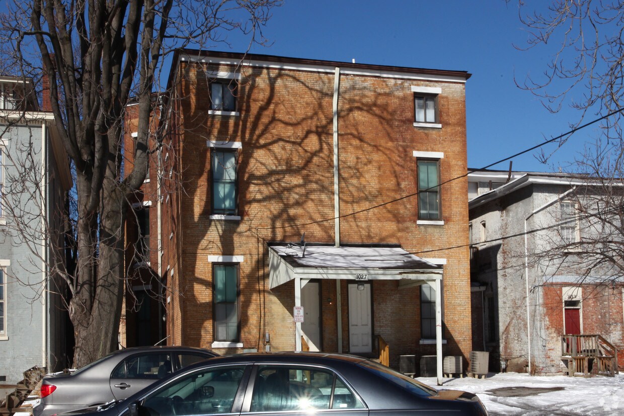 Building Photo - 1027 S 4th St