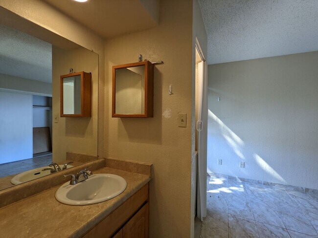 Foto del edificio - 3535 W Tierra Buena Ln