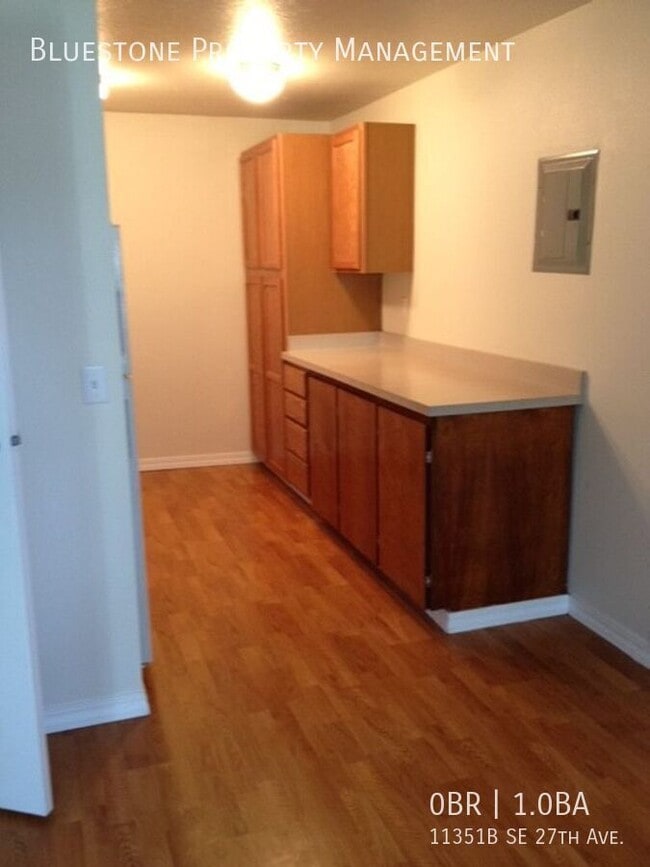 Foto del edificio - 11351B SE 27th Ave.-