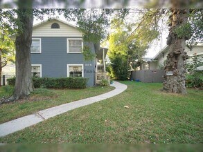 Building Photo - 305 S Westland Ave