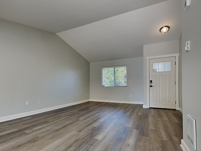 Building Photo - 5432 Caleb Ct SE