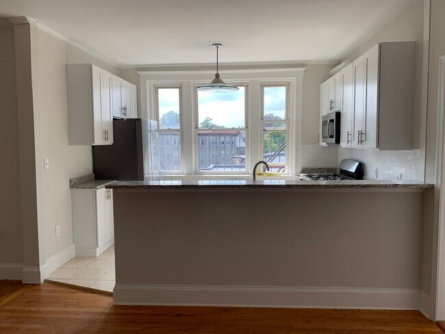 Building Photo - 129 Chiswick Rd