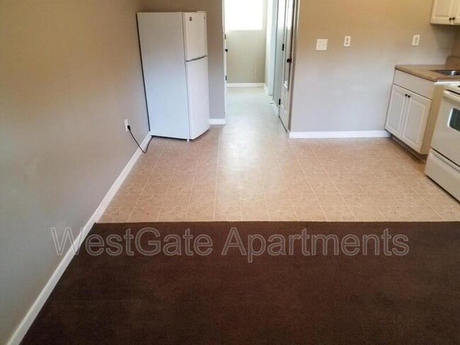 Building Photo - 3674 Deans Bridge Rd