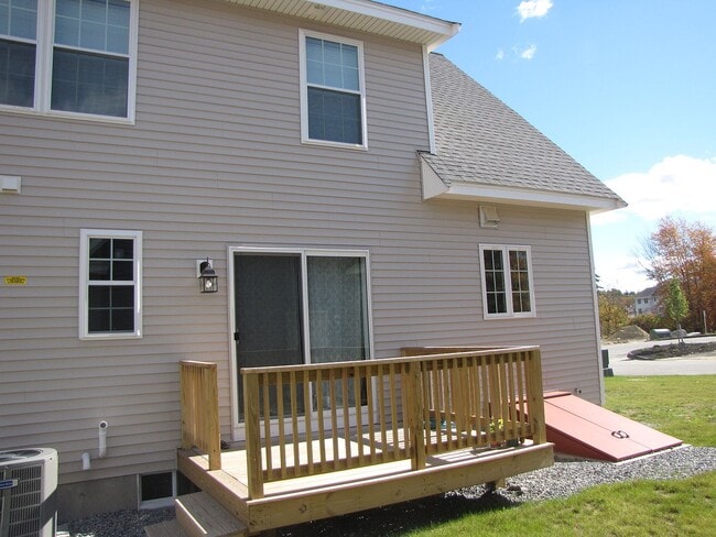 Building Photo - 4 Boxwood Dr