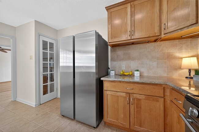 Building Photo - 5001 Libbey Dr