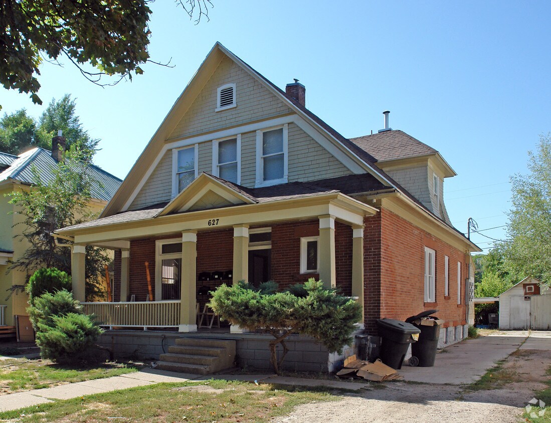 Primary Photo - 627 E 23rd St