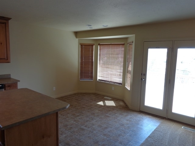 Building Photo - 1127 Kensington Dr